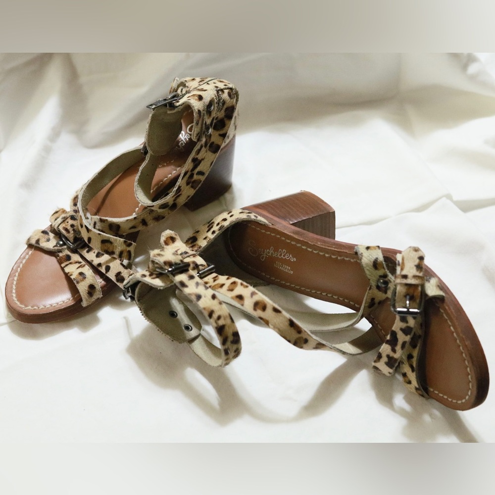 Seychelles cheetah print sandals
